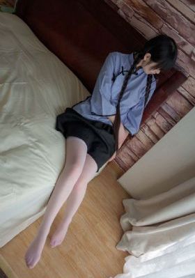 女人自己摸逼动态图_无删减完整版在线观看