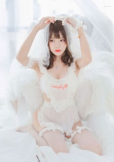 少妇精品无码一区二区三区大长颈_4KHD在线观看