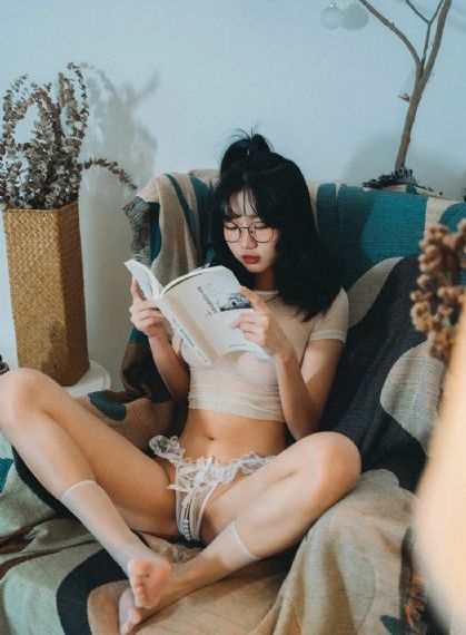 风间由美久久亚洲中文字幕_电影未删减版