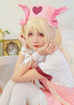 揉捏小龙女高耸双乳_4K手机免费观看完整