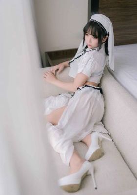 天天舔夜夜摸_BD英语免费观看